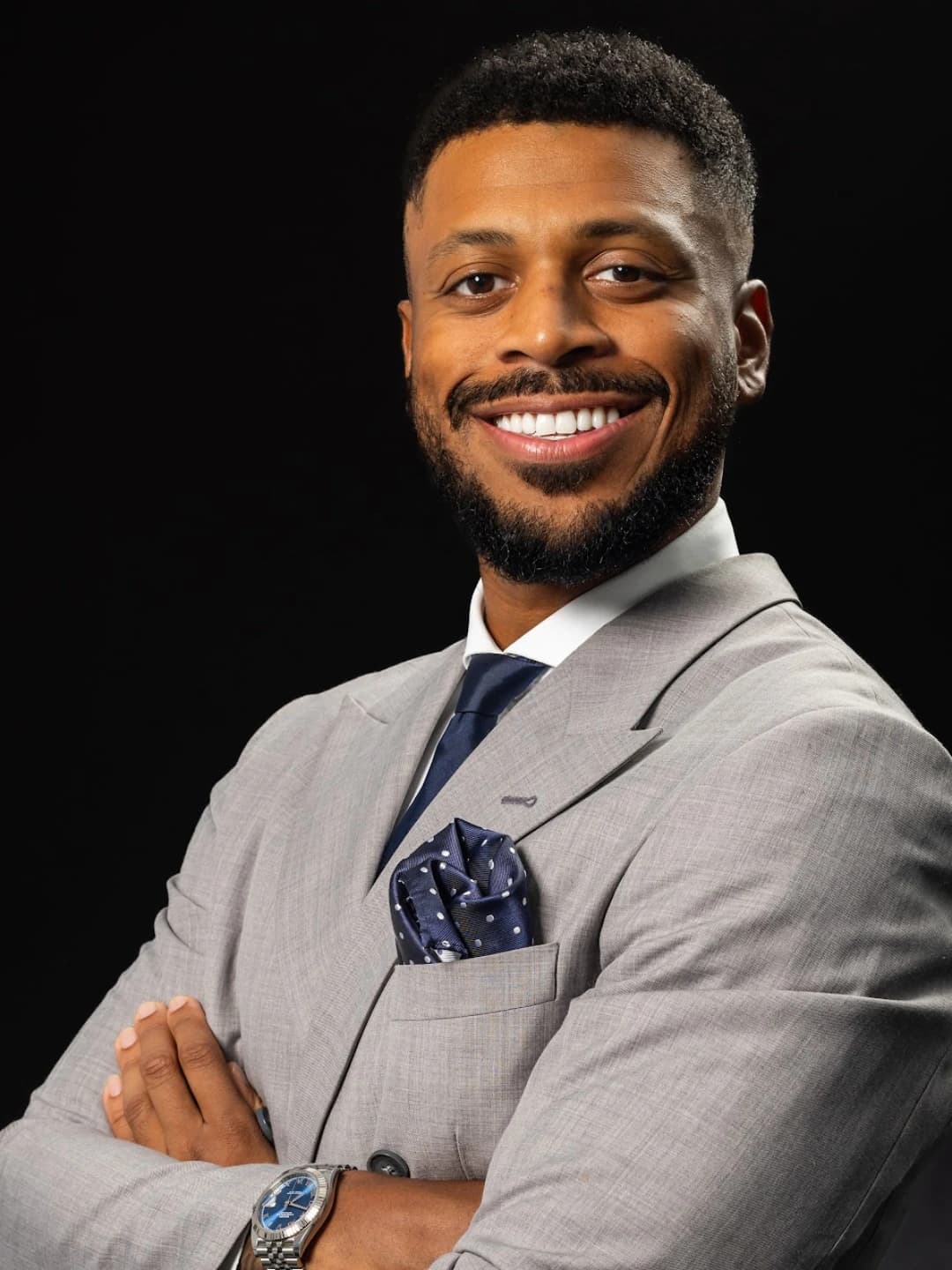 Portrait of Aaron Leo, Dubai luxury property specialist