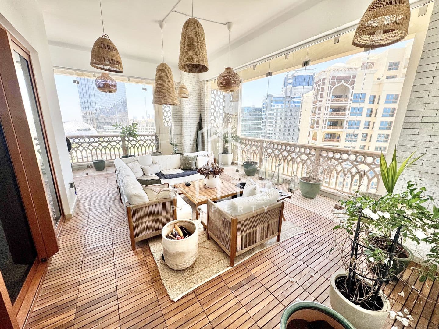 Fully Upgraded | High Floor | Sea View