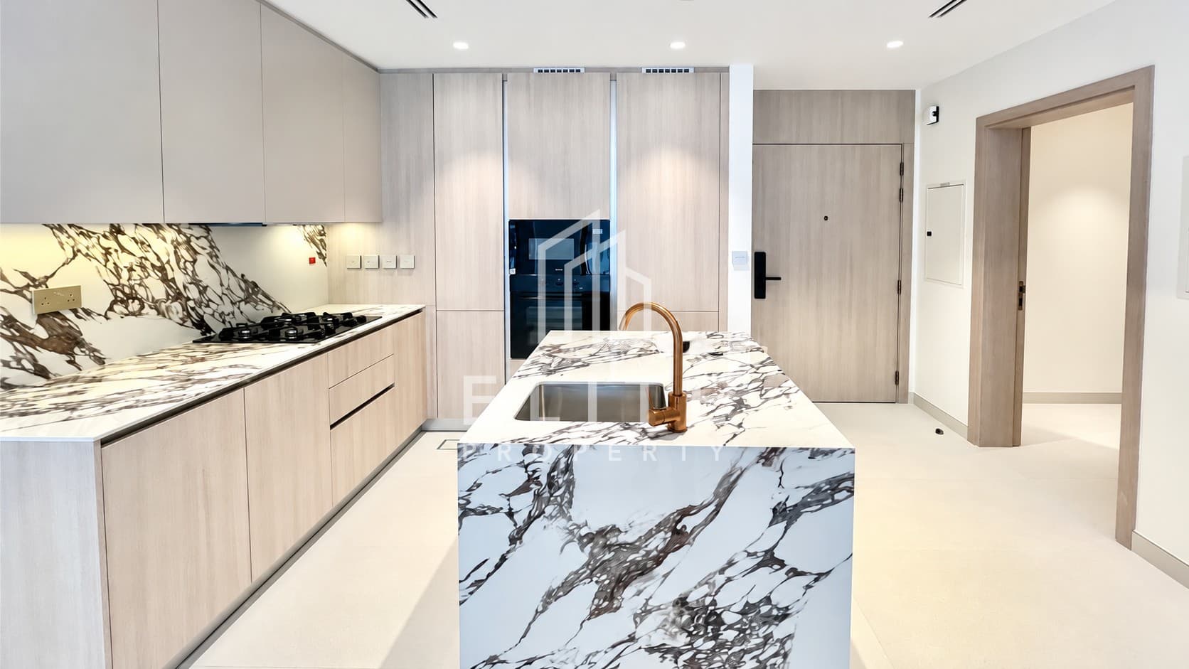 High Roi | Amazing Finishes | Vacant on Transfer