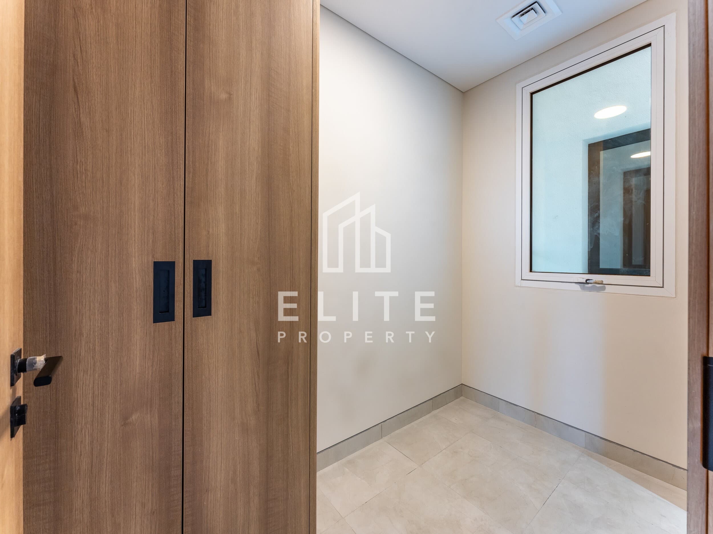 Corner Layout | + Maids Room | High End Finish — image 9