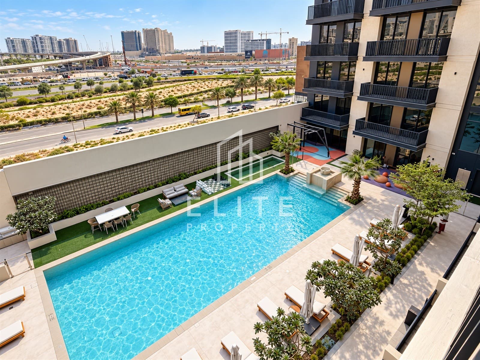 Large Layout | High Floor | Pool View